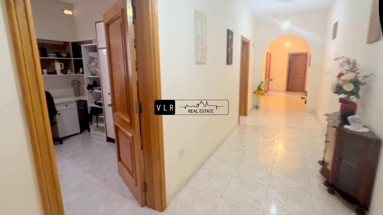 FOR SALE MAISONETTE WITH PART OF ROOF IN MOSTA