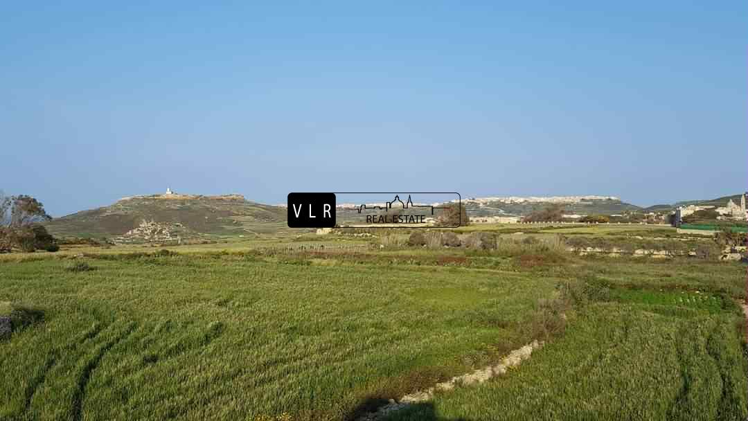 Highly converted and spacious farmhouse