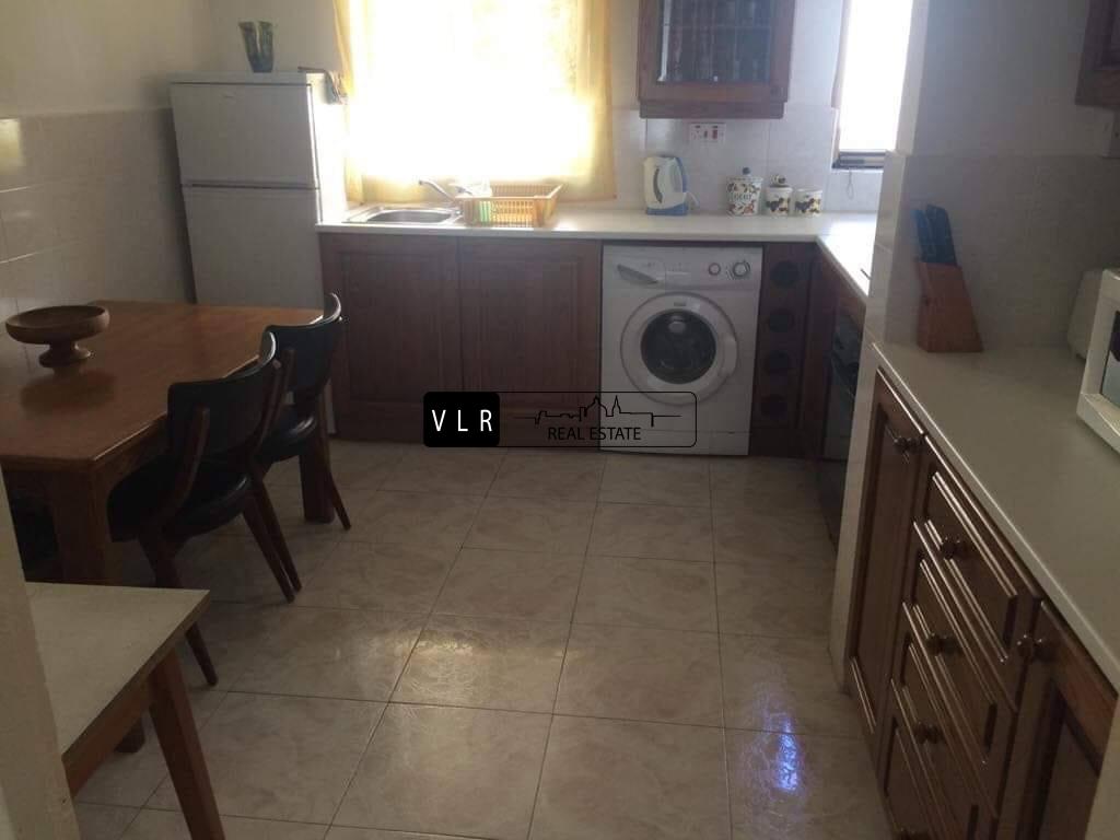 First floor apartment in the old part of St Paul’s