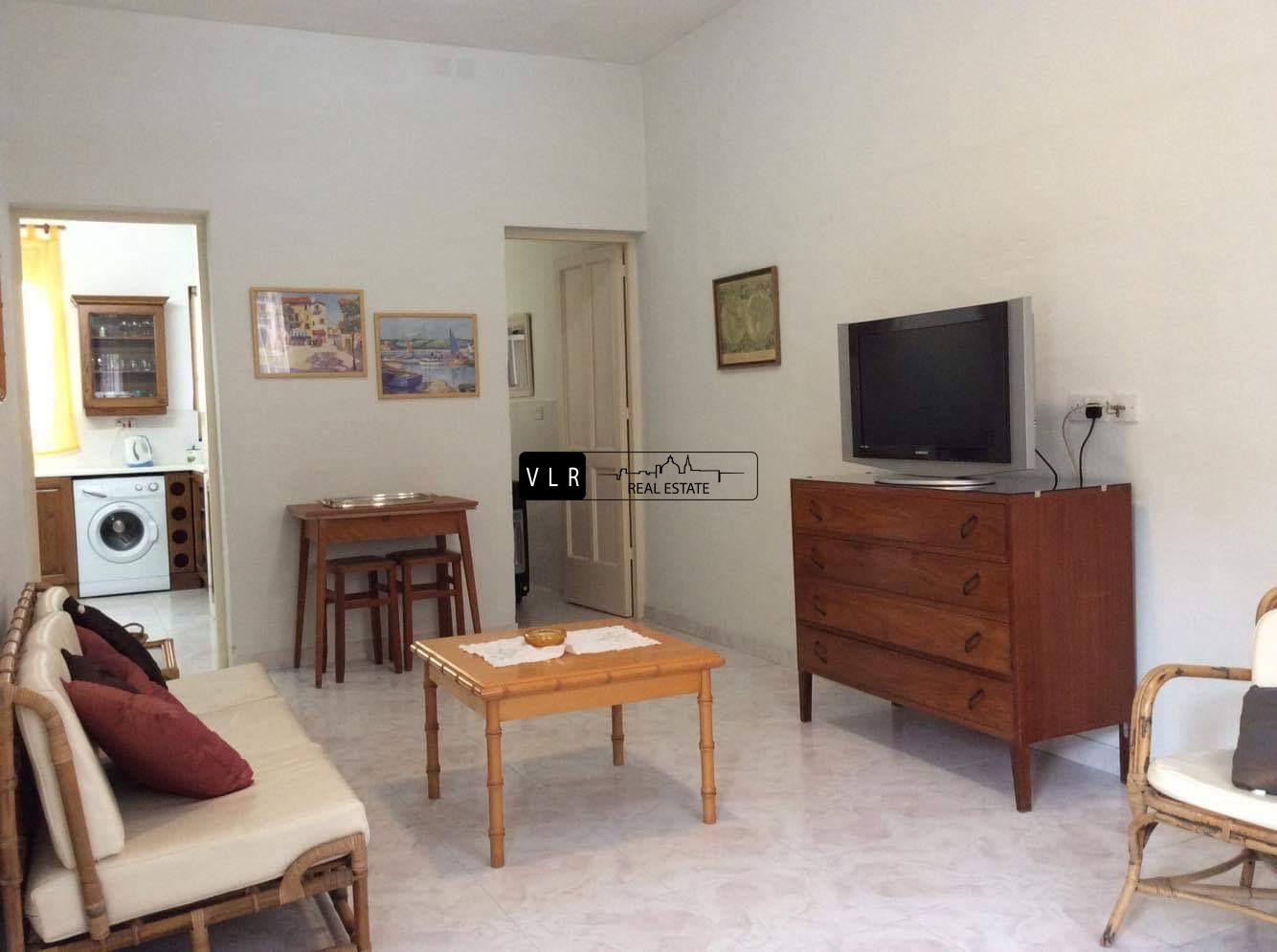 First floor apartment in the old part of St Paul’s