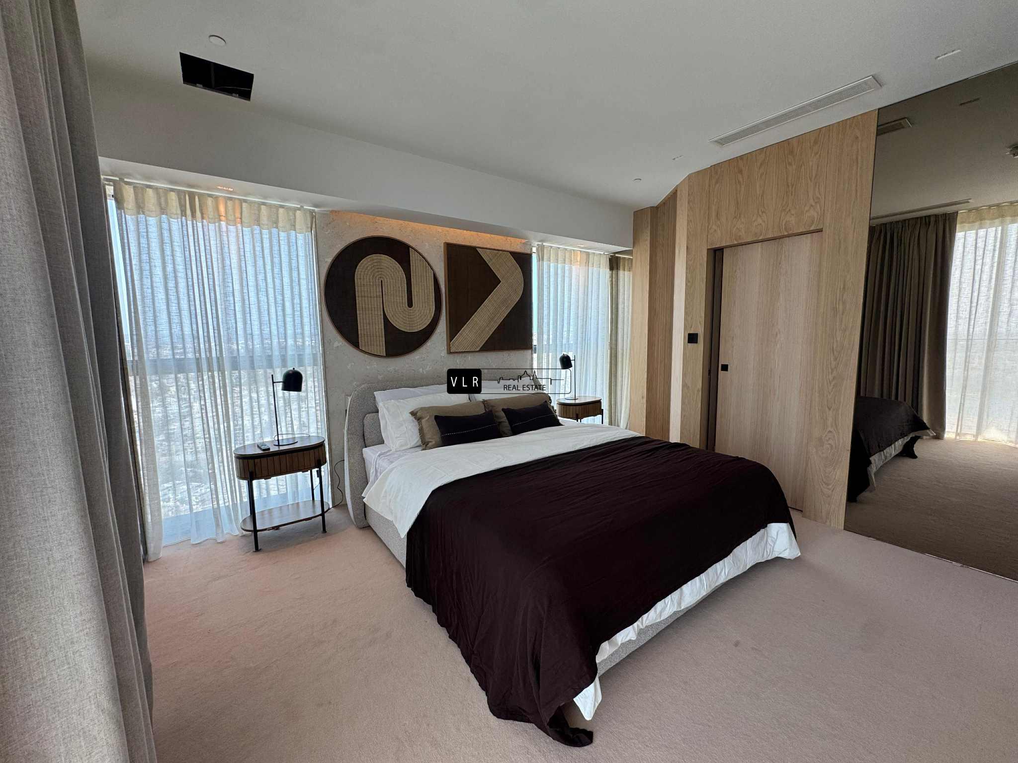 Mercury towers 29 th floor Apartment.