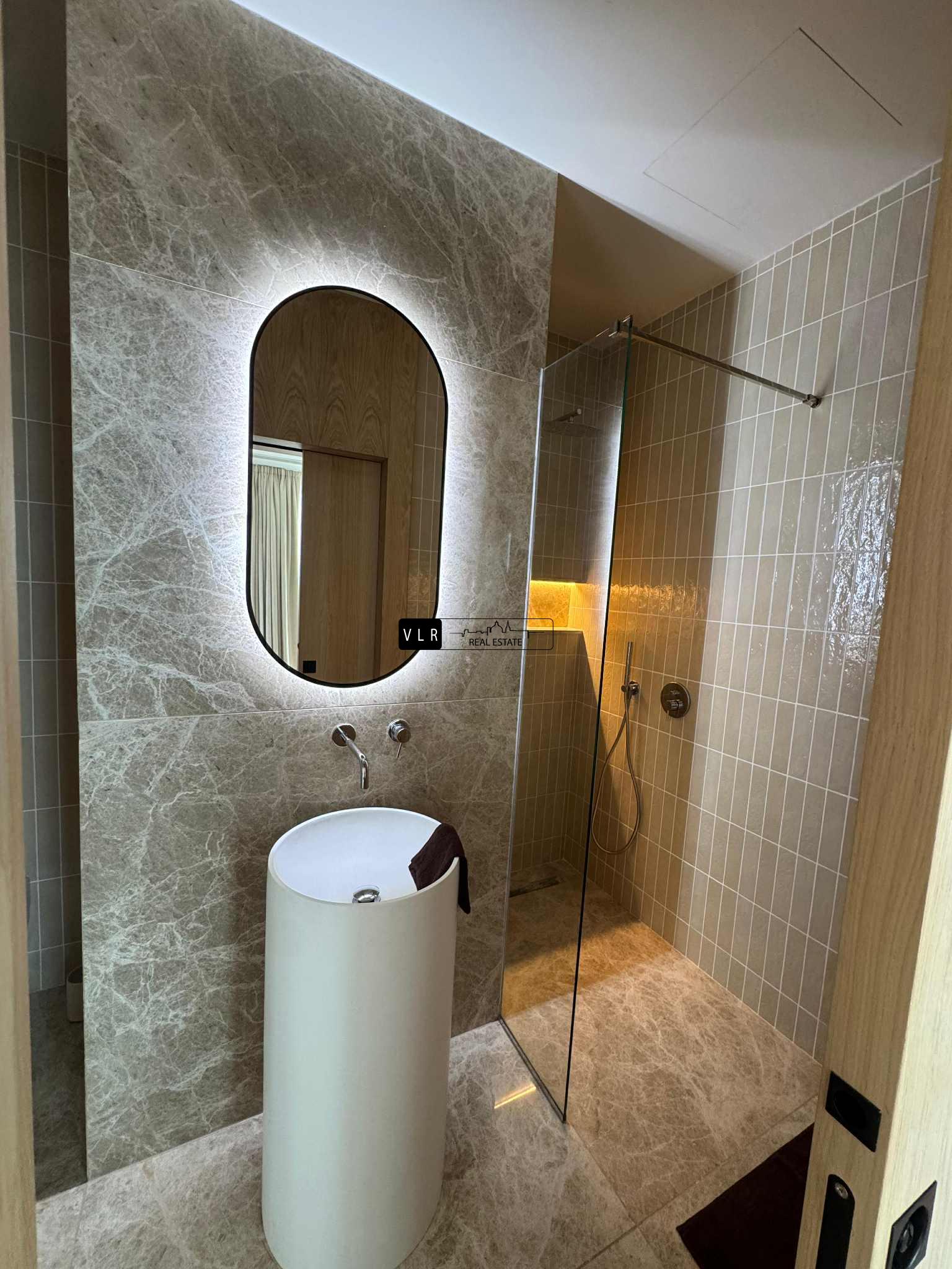 Mercury towers 29 th floor Apartment.