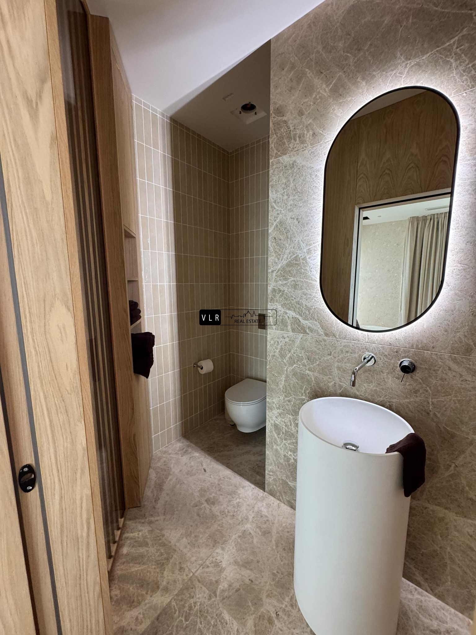 Mercury towers 29 th floor Apartment.